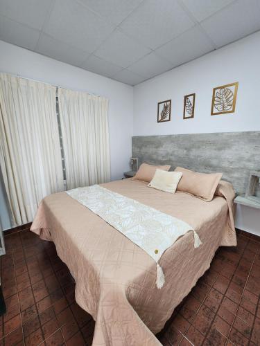 Ένα ή περισσότερα κρεβάτια σε δωμάτιο στο HOTEL Parque