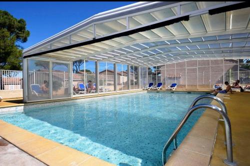 Photo de la galerie de l'établissement Villa Camargue - heated indoor pool open year-round, à Calvisson