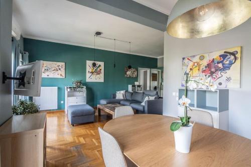 Park view apartment in Chalandri