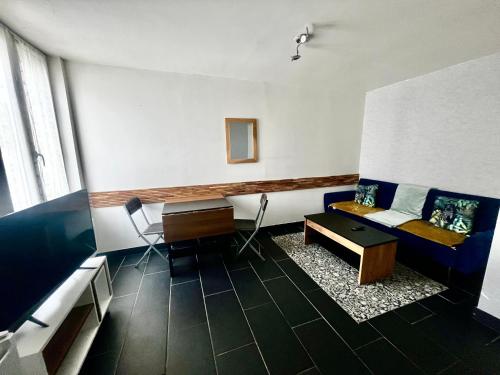 Photo de la galerie de l'établissement Studios au quartier pavillonnaire rue d Ambert, à Orléans