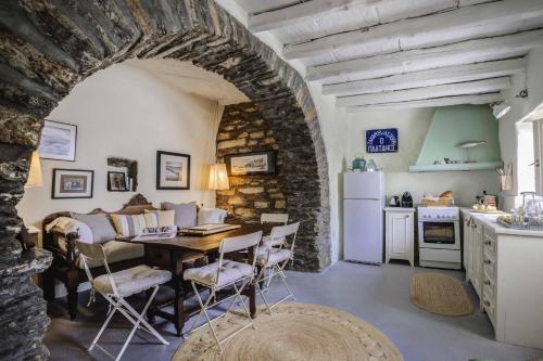 Tinos experience the house