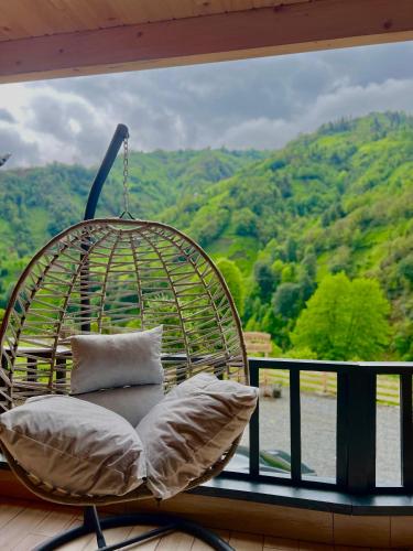 Nespecifikovaný výhled na hory nebo výhled na hory při pohledu z hotelu