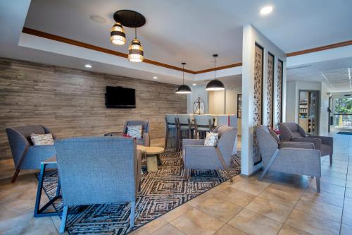 Телевизор и/или развлекательный центр в Candlewood Suites Buffalo Amherst by IHG
