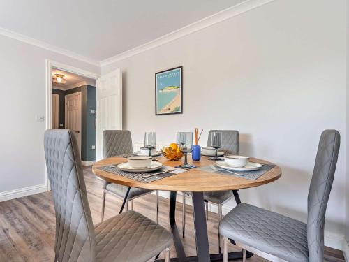 Ποτά στο 2 Bed in Freshwater 94561