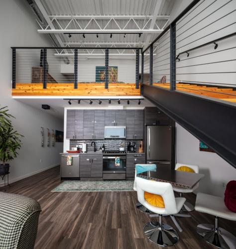 Kuchyň nebo kuchyňský kout v ubytování Gorgeous Midtown Condo