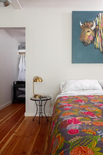 Postel nebo postele na pokoji v ubytování Gorgeous Midtown Condo