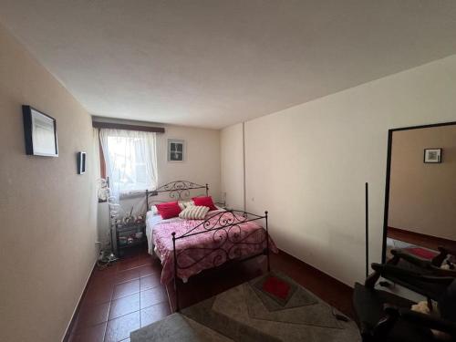 Afbeelding uit fotogalerij van Casa indipendente con terrazzo e posto auto in Cademario