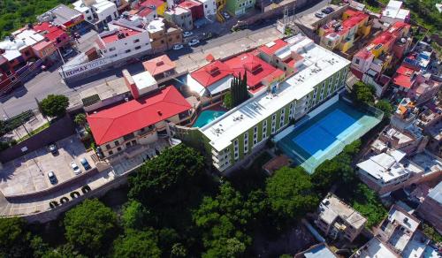Kolam renang di atau dekat dengan Hotel Paseo de la Presa