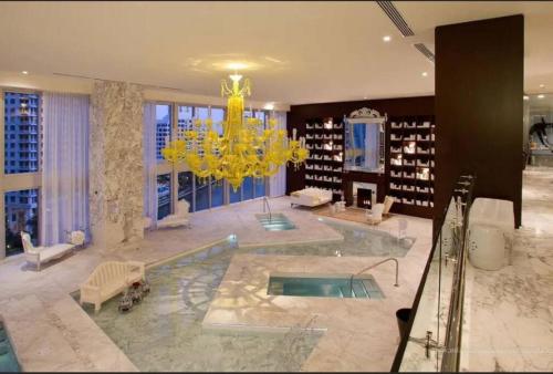 Kolam renang di atau dekat dengan Great Studio at the W Residences