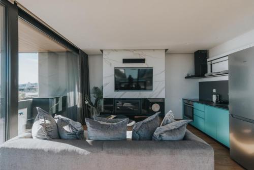 Earth Boutique Apartments next to Stavros Niarchos