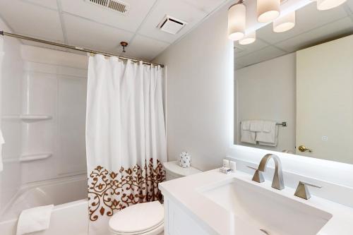 Ένα μπάνιο στο Waikiki Condos