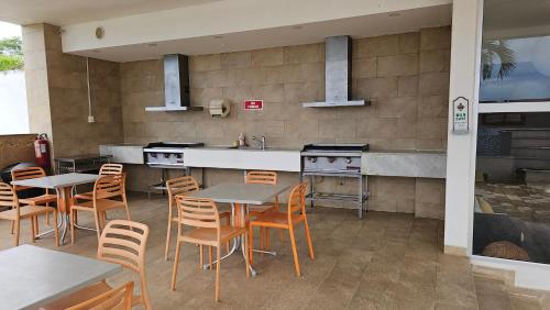 Η κουζίνα ή μικρή κουζίνα στο Cómodo Apartamento frente al Mar