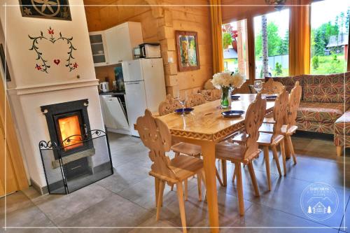 Kuchyňa alebo kuchynka v ubytovaní Domek Góralski Stary Młyn Zakopane House