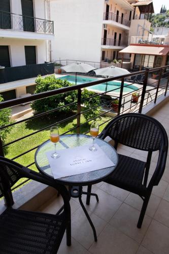 Gallery image of Sunset Inn in Kriopigi