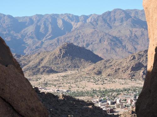 a view of a valley in the mountains at Maison d'hôtes afoulki tafraout in Tafraoute