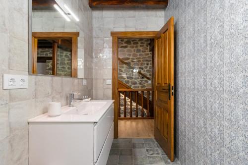 Ένα μπάνιο στο La Casona de Vernejo