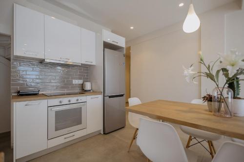 Dapur atau dapur kecil di Serenity Suites by Corfu Collection