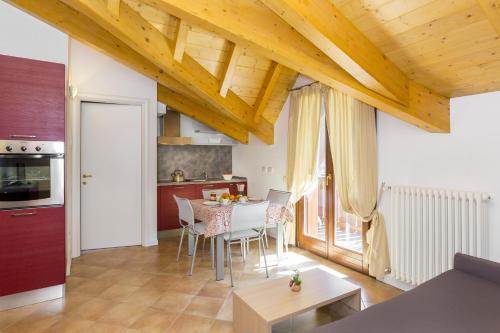 Kuchyň nebo kuchyňský kout v ubytování Residence Rta La Rosa delle Dolomiti