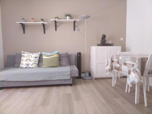 Photo de la galerie de l'établissement Les loggias de Tamaris résidence avec piscine, à La Seyne-sur-Mer