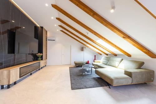 Luxury Penthouse Cavtat with Sea View