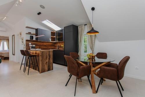 Monfrina 3 luxury apt in the Old Town near beach
