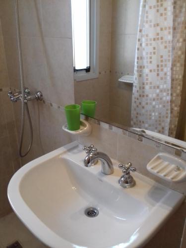 Phòng tắm tại Temporario en Villa Sol