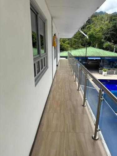 Εγκαταστάσεις για τένις ή/και σκουός στο Finca Hualcalá 2 ή εκεί κοντά