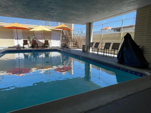 Πισίνα στο ή κοντά στο Grand Inn