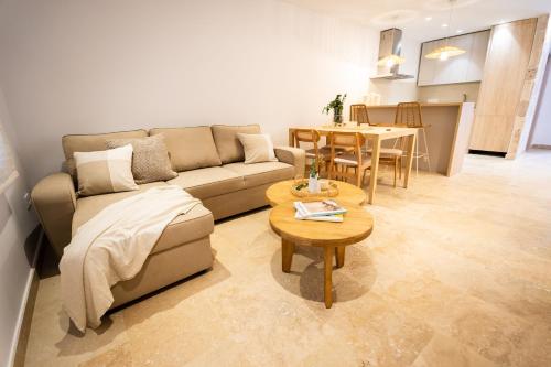 Χώρος καθιστικού στο VERA SUN LUXURY new!!! 89 en Vera Coast