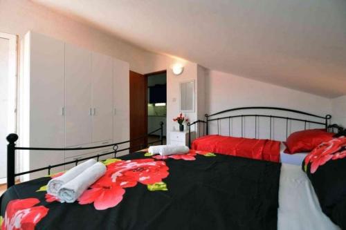 Apartments with parking space Vodice - 23346