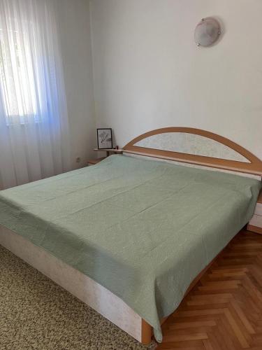 Apartments by the sea Splitska - Brac - 23366