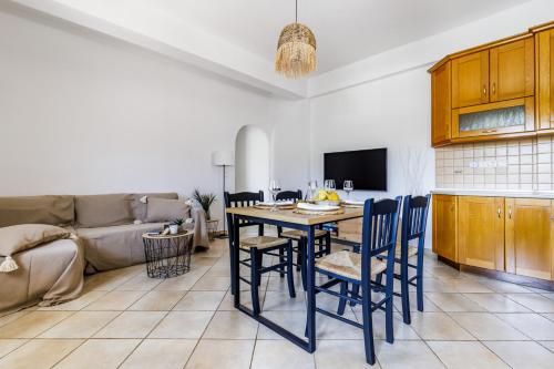Theros Home - Comfort Island Stay near Town