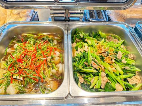 ホテルの敷地内または近くでの食事または食べ物