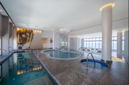 Piscine de l'établissement Ocean view suite ou située à proximité