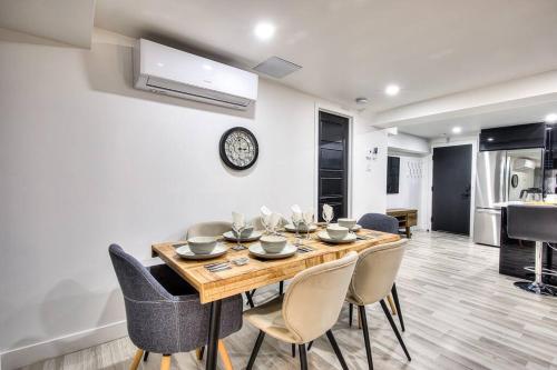 Φωτογραφία από το άλμπουμ του NDG Dreams! New & Modern 3BR Easy City Life στο Μόντρεαλ