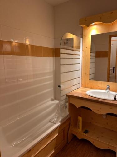 Un baño de Les Clarines