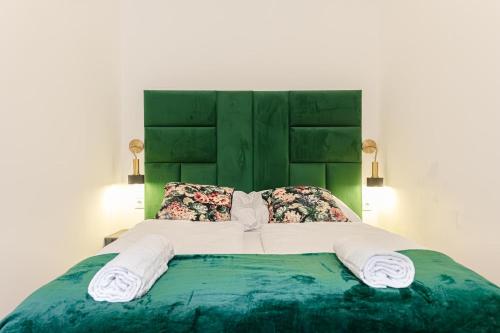 Lovely 1BR & 1LR Ground Floor Gem 15 min to City Center via U3