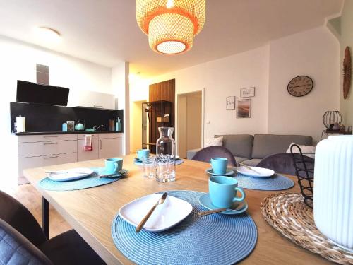 Η κουζίνα ή μικρή κουζίνα στο BohnApartments XL Suite - 2 Schlafzimmer mit Balkon - Zentrum - Petersberg - Domplatz