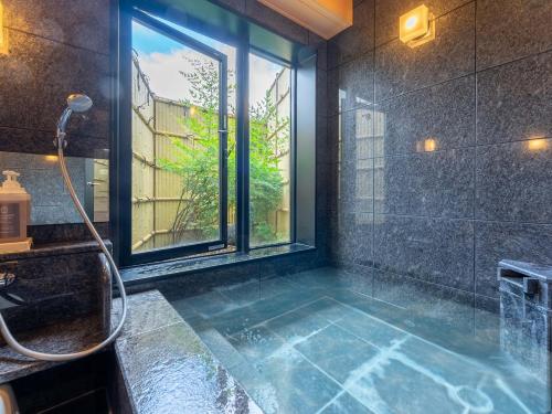Bazén v ubytování Tabist TOKYO CITY VIEW HOTEL nebo v jeho okolí