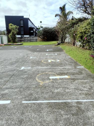 Gallery image of Milford Central Budget friendly rooms in Auckland