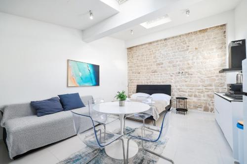 Hidden apartments city center by Adex travel