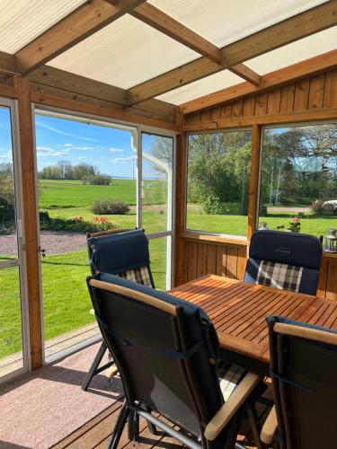 Zahrada ubytování precis intill Ombergs golfbana, nära till Vättern, stora Lund och Hästholmen