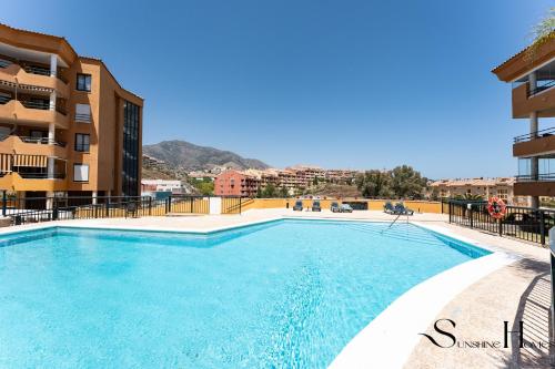 Tranquil 2 Bed 2 Bath Retreat, Pool, Parking