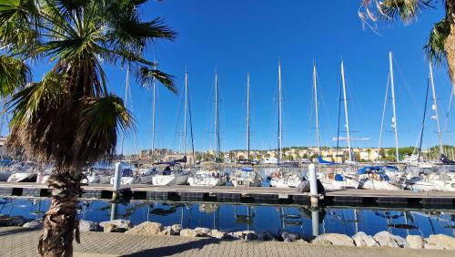 Studio cabine avec vue sur le port