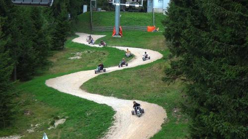 Imagen de la galería de Hütte auf 1000m Höhe in Mönichkirchen., en Mönichkirchen