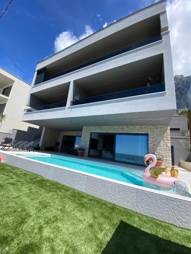 Villa 5 photo 2
