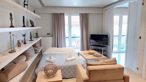 Luxurious minimal apartment in Acropolis