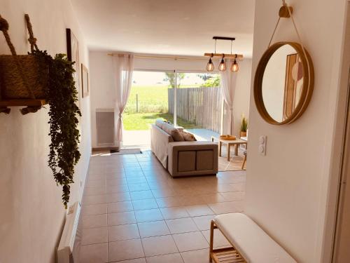 Maison moderne avec jardin