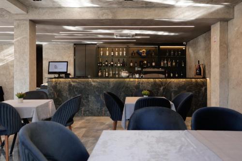 Lounge nebo bar v ubytování Vetus Hotel