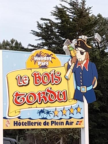 Mobile Home avec piscine dans Camping calme Proche plage